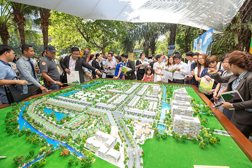 Cháy hàng tại buổi mở bán đợt 2 Dragon Village ảnh 1